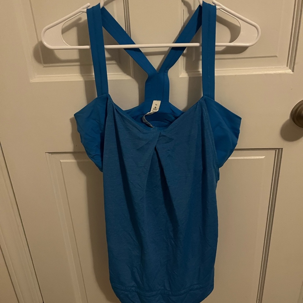 Lululemon workout top with built in bra size 10